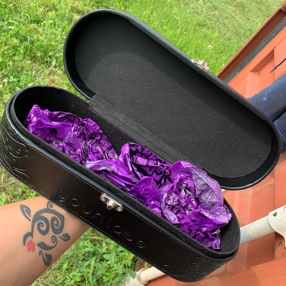 Brand new discontinued younique makeup boxes - Picture 2 of 2